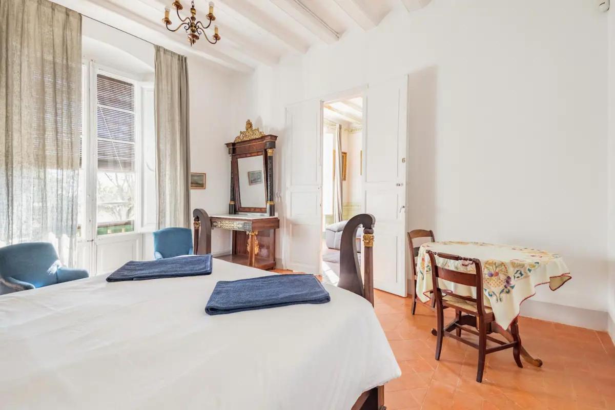 Can Rovira - Stunning Neoclassical Mansion, Just 20 Min Drive From Barcelona City Center, Ideal For Groups And Families Алелья Екстер'єр фото