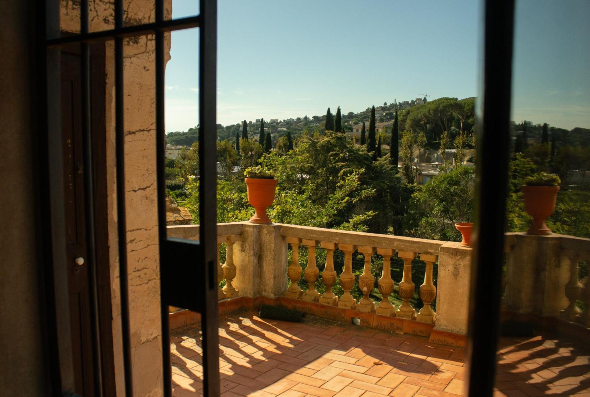 Can Rovira - Stunning Neoclassical Mansion, Just 20 Min Drive From Barcelona City Center, Ideal For Groups And Families Алелья Екстер'єр фото