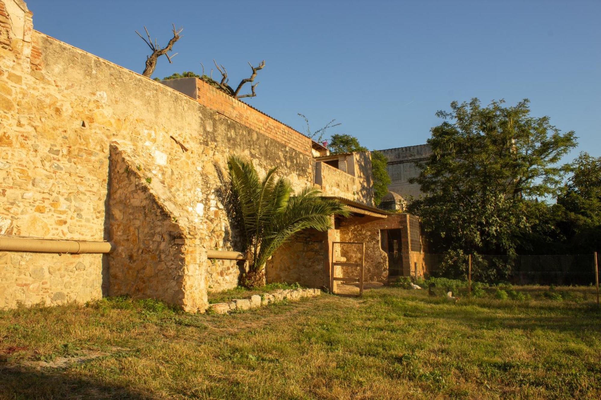 Can Rovira - Stunning Neoclassical Mansion, Just 20 Min Drive From Barcelona City Center, Ideal For Groups And Families Алелья Екстер'єр фото